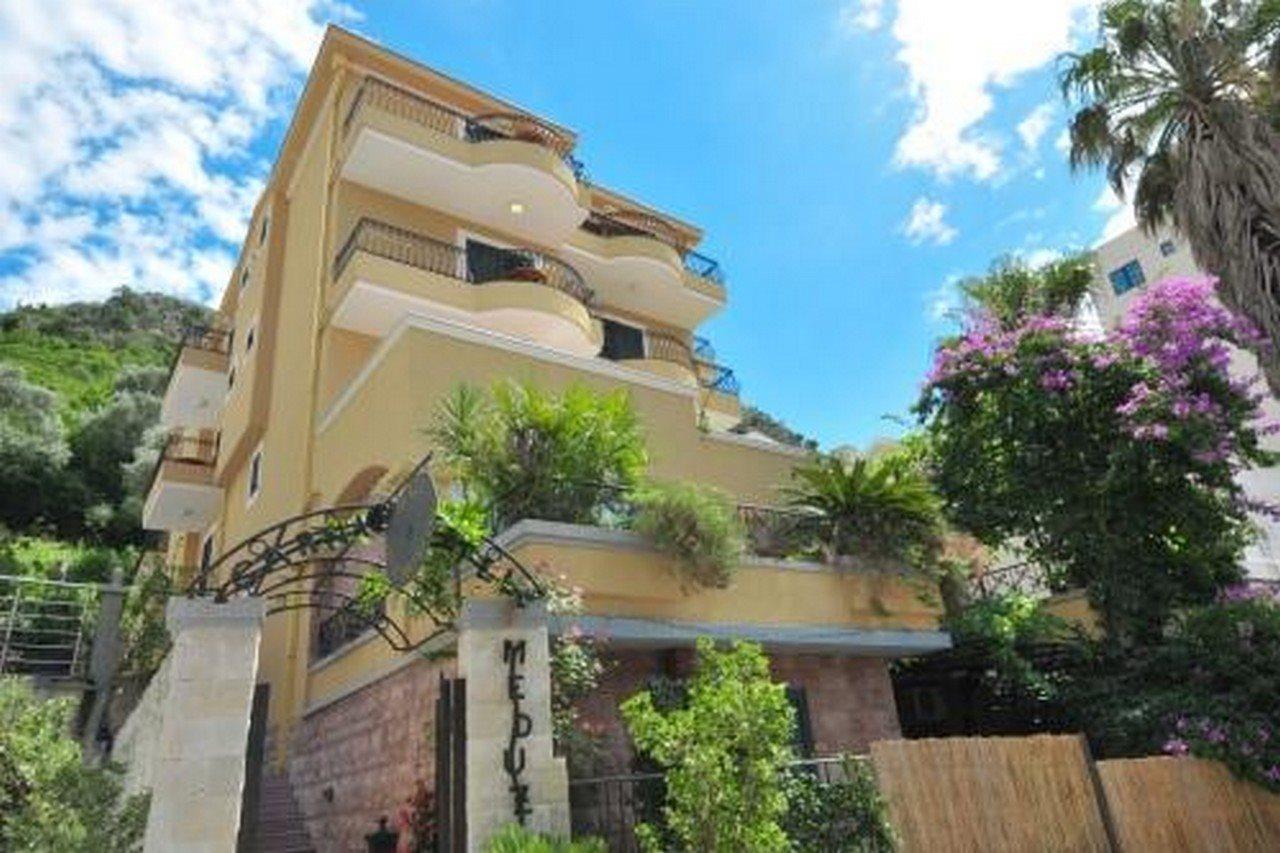 Hotel Meduza Bečići Ngoại thất bức ảnh