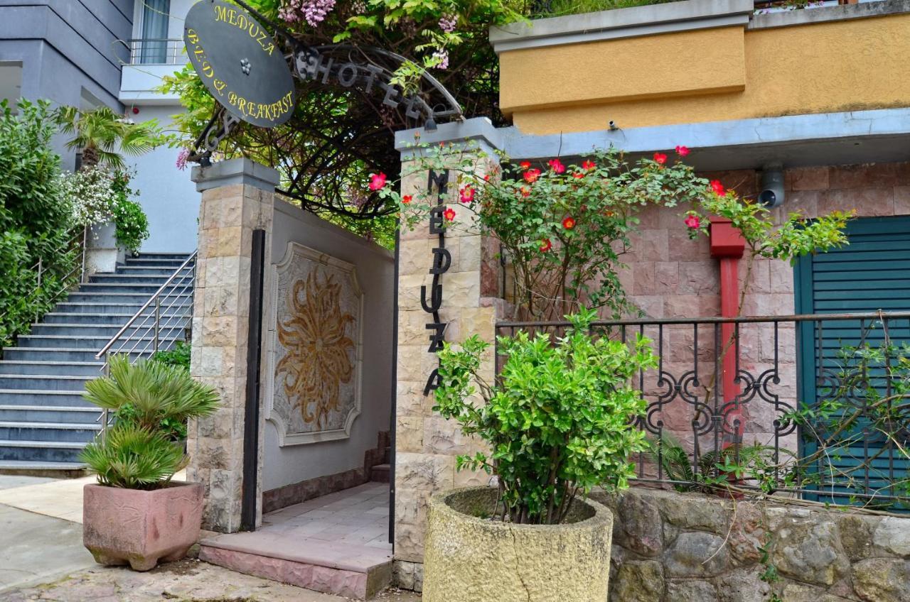 Hotel Meduza Bečići Ngoại thất bức ảnh