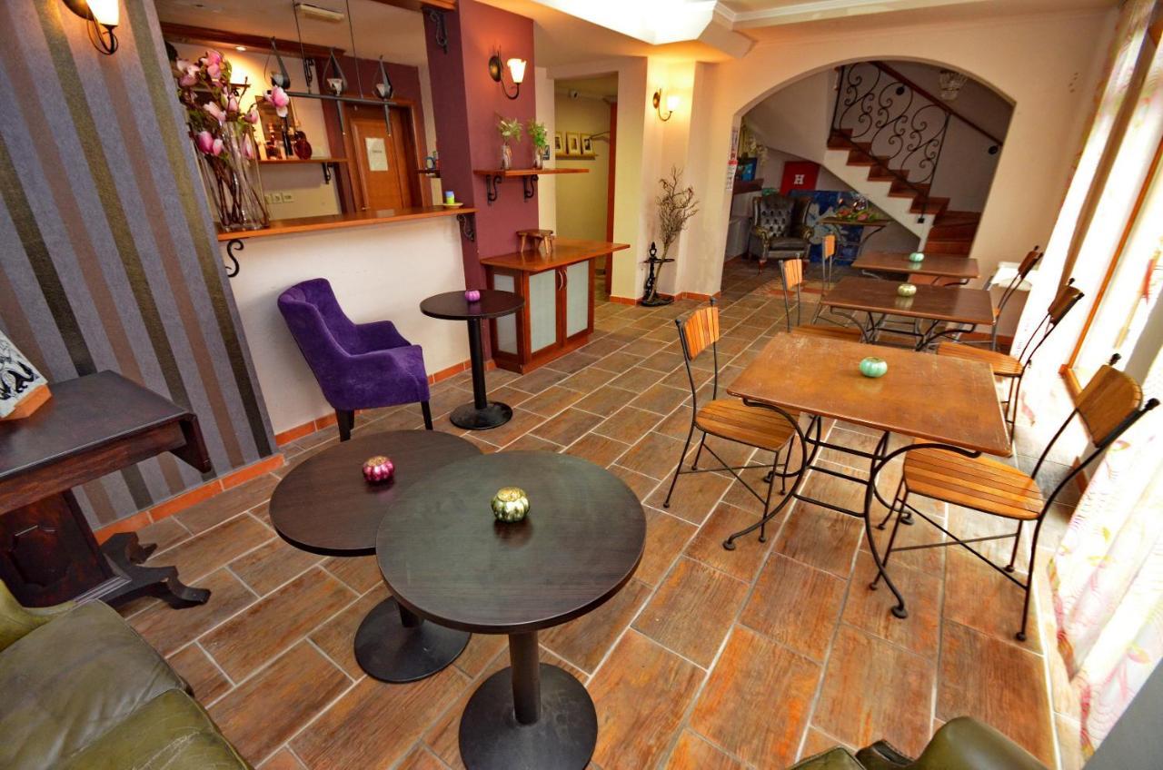 Hotel Meduza Bečići Ngoại thất bức ảnh