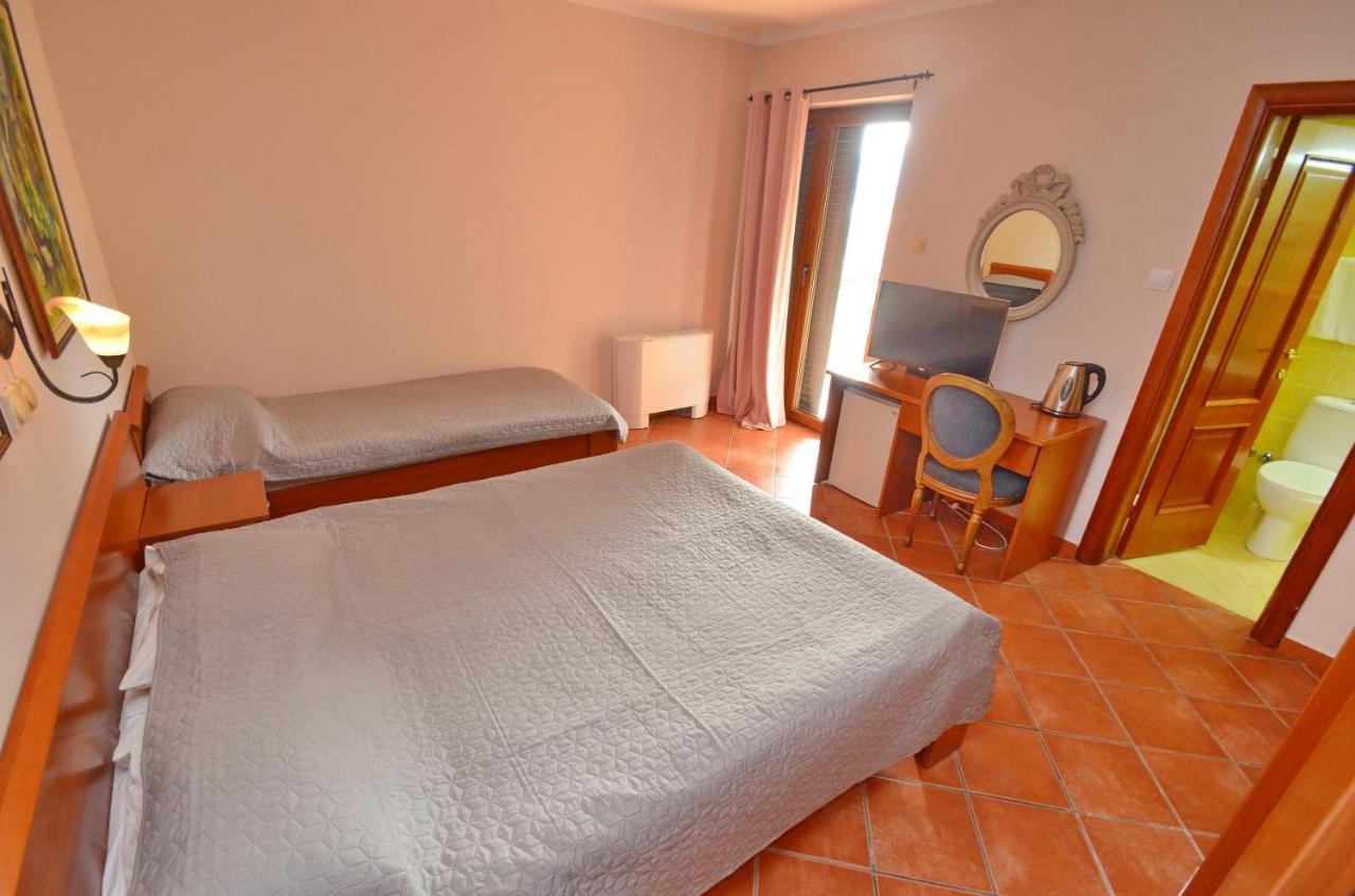 Hotel Meduza Bečići Ngoại thất bức ảnh