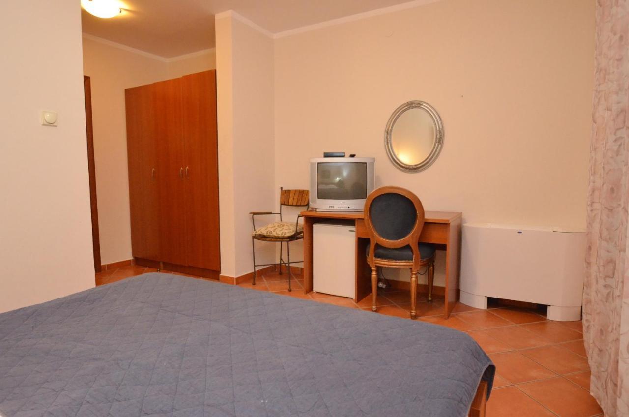 Hotel Meduza Bečići Ngoại thất bức ảnh