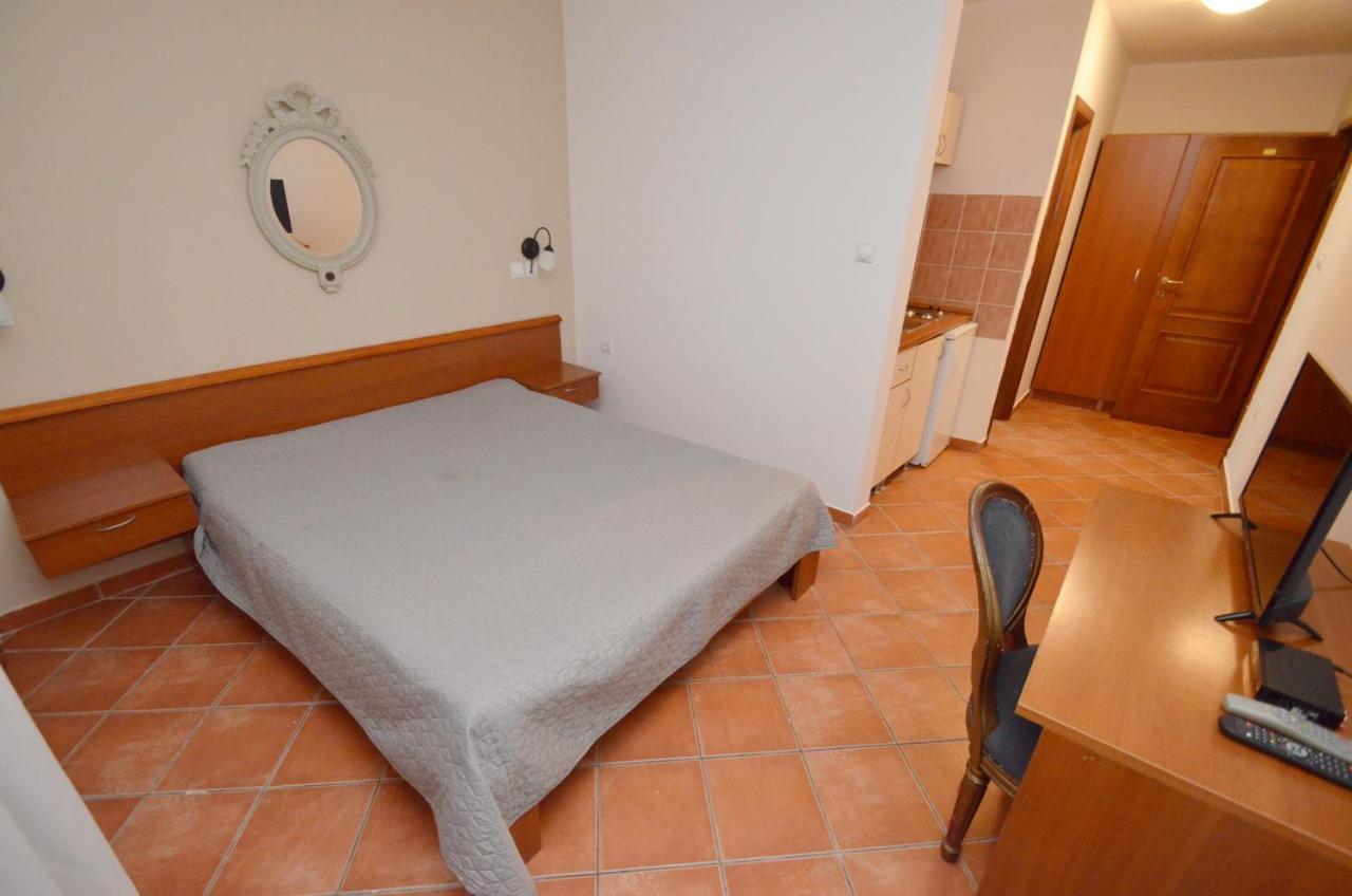 Hotel Meduza Bečići Ngoại thất bức ảnh
